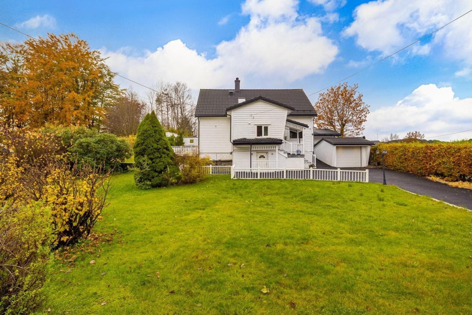 A Beautiful 3-Bedroom Apartment With Stunning Views And Free Parking Bergen Esterno foto