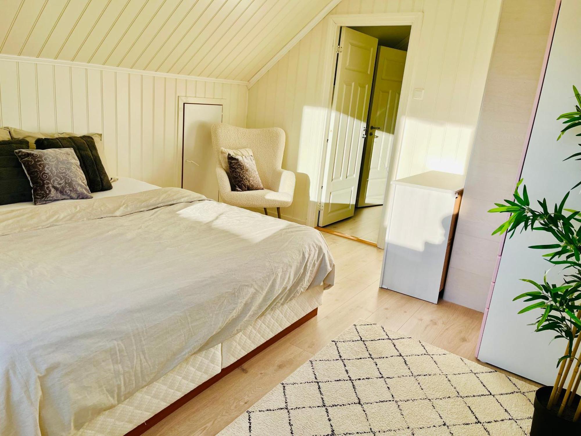 A Beautiful 3-Bedroom Apartment With Stunning Views And Free Parking Bergen Esterno foto